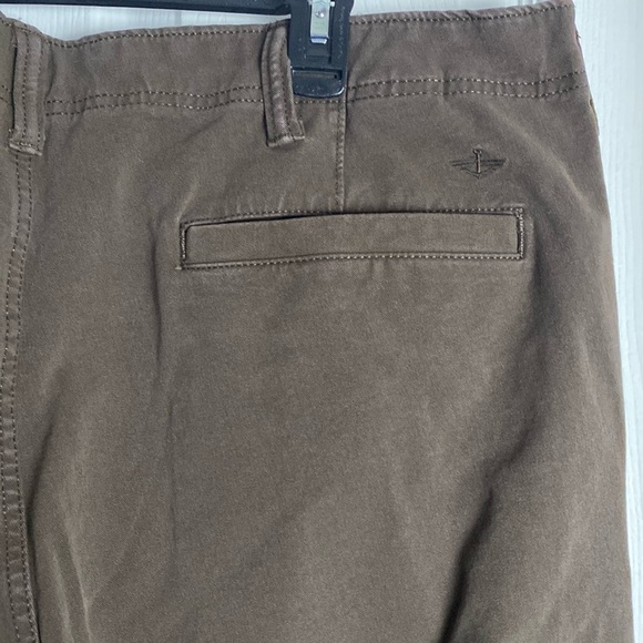 Levi Dockers Classic Fit Mens Brown Pants Sz 40/32 - Picture 7 of 11